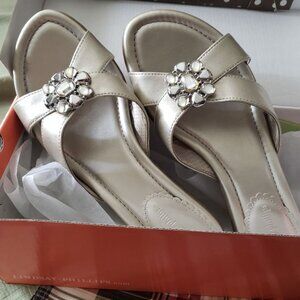womans gold sandals  size 8